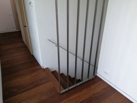 Scheidingswand en handleuning