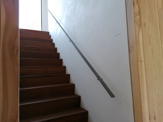 Scheidingswand en handleuning